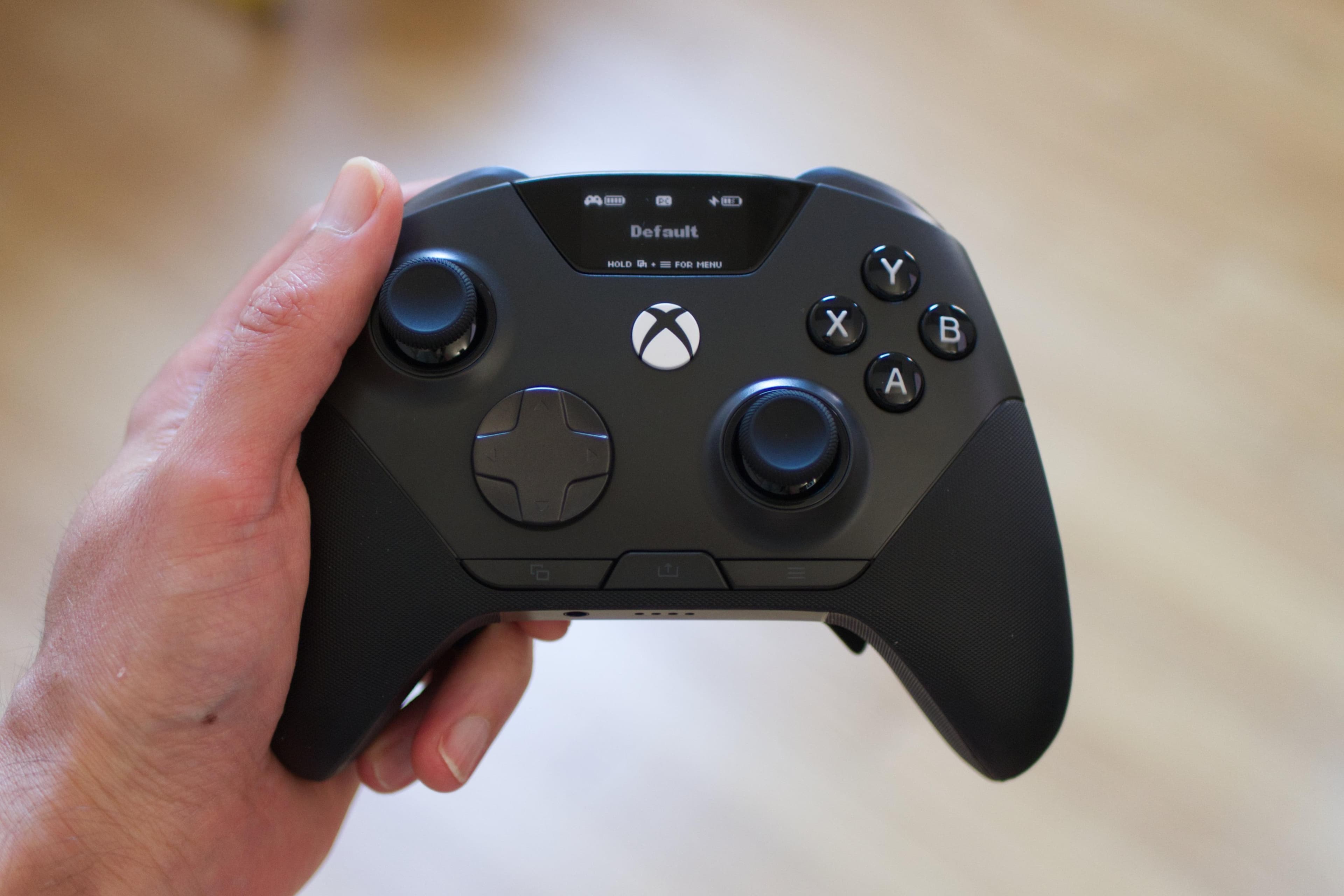 SteelSeries’ pro-grade, wireless Xbox controller sure is expensive