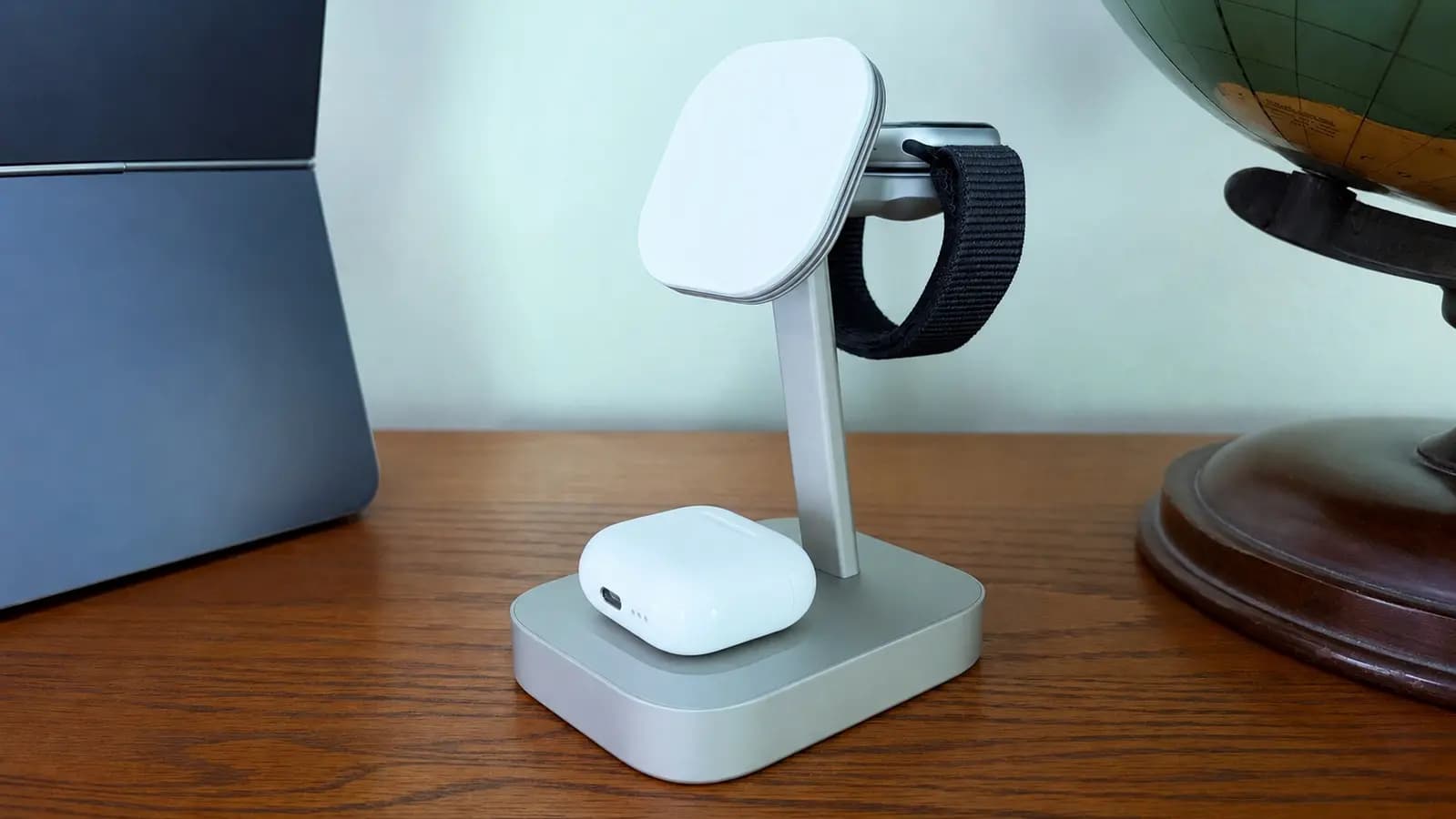 Stylish stand uses StealthCharge to quickly juice up 4 devices at once  [Review] ★★★★★