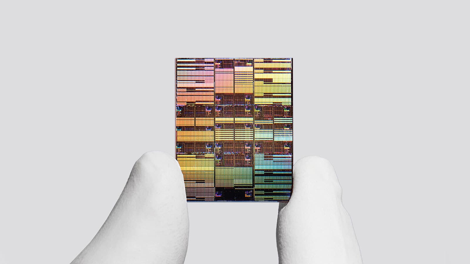 IBM says it has created the world's first sub-1 nanometer chip