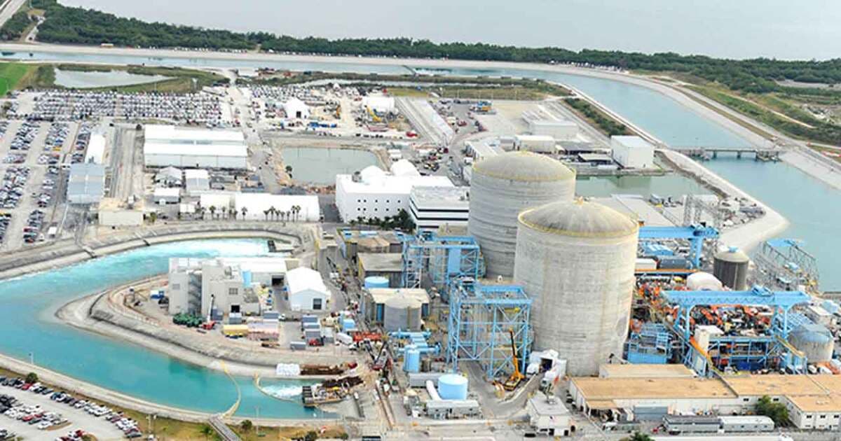 St Lucie Nuclear Reactor Unit 1 manually shutdown, 3 control rods drop into core