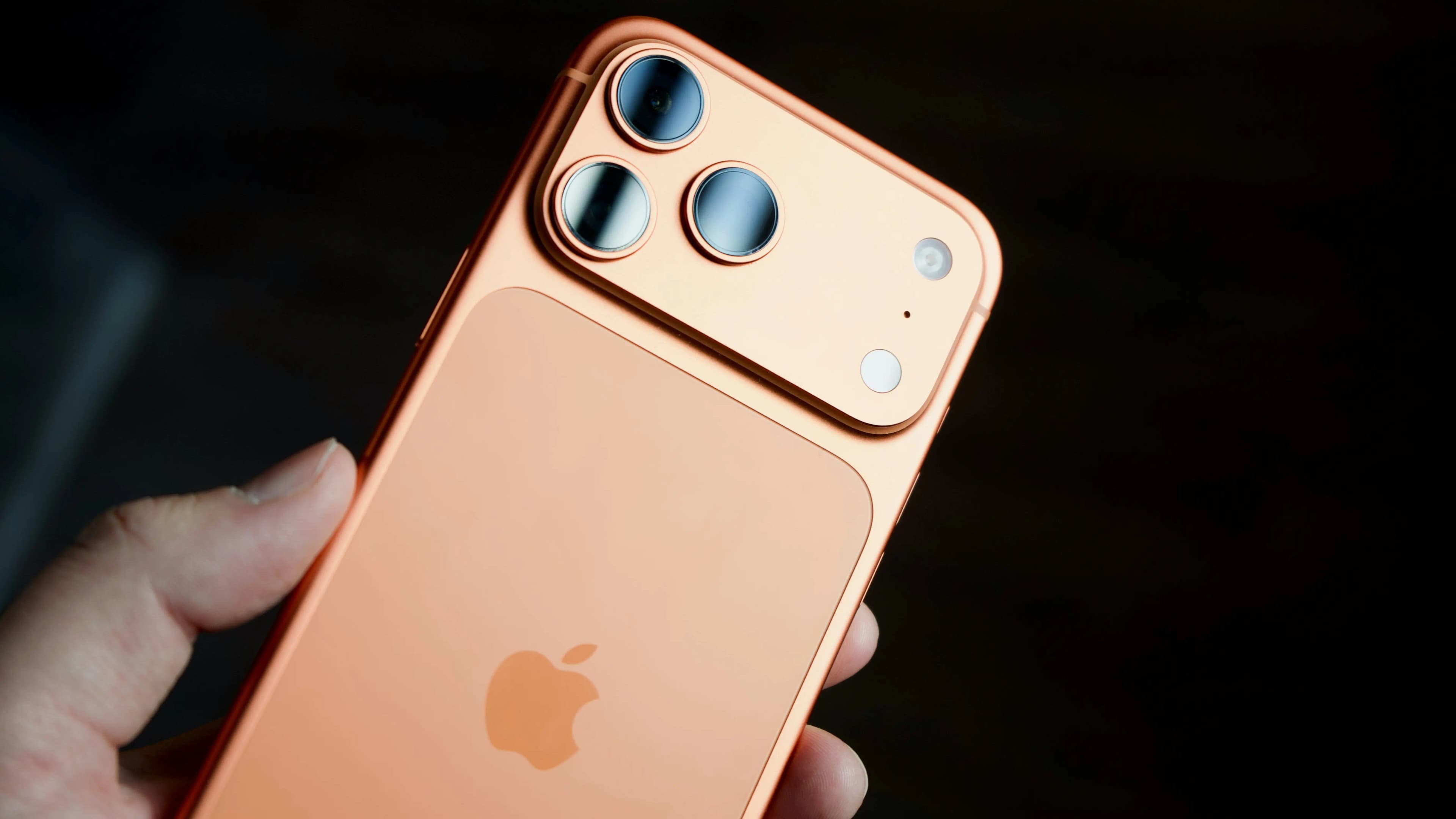 Apple again extends free iPhone satellite access by one year