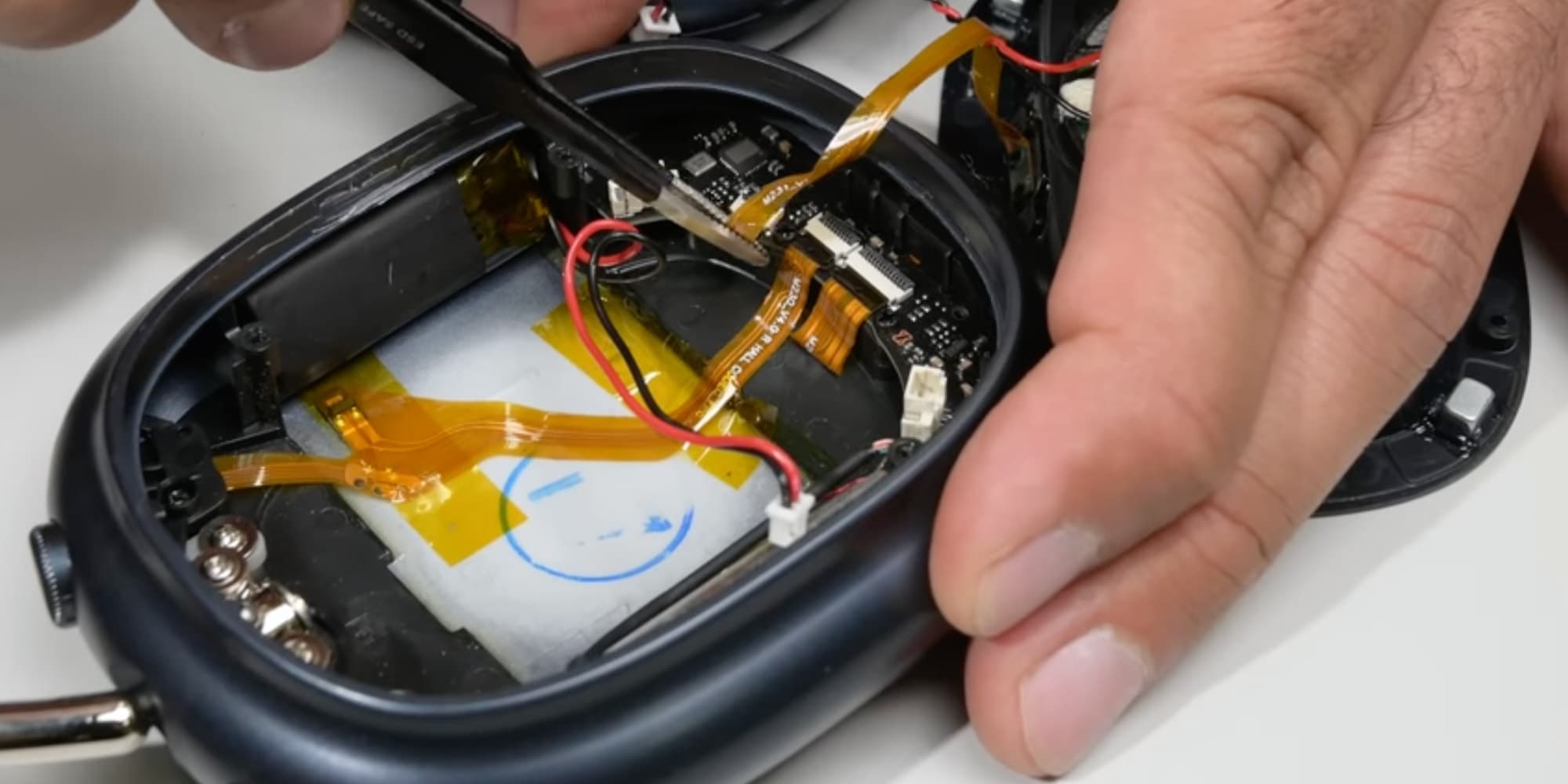 iFixit tears down fake Apple Watch Ultra 3, AirPods Max 2, and AirPods Pro 3