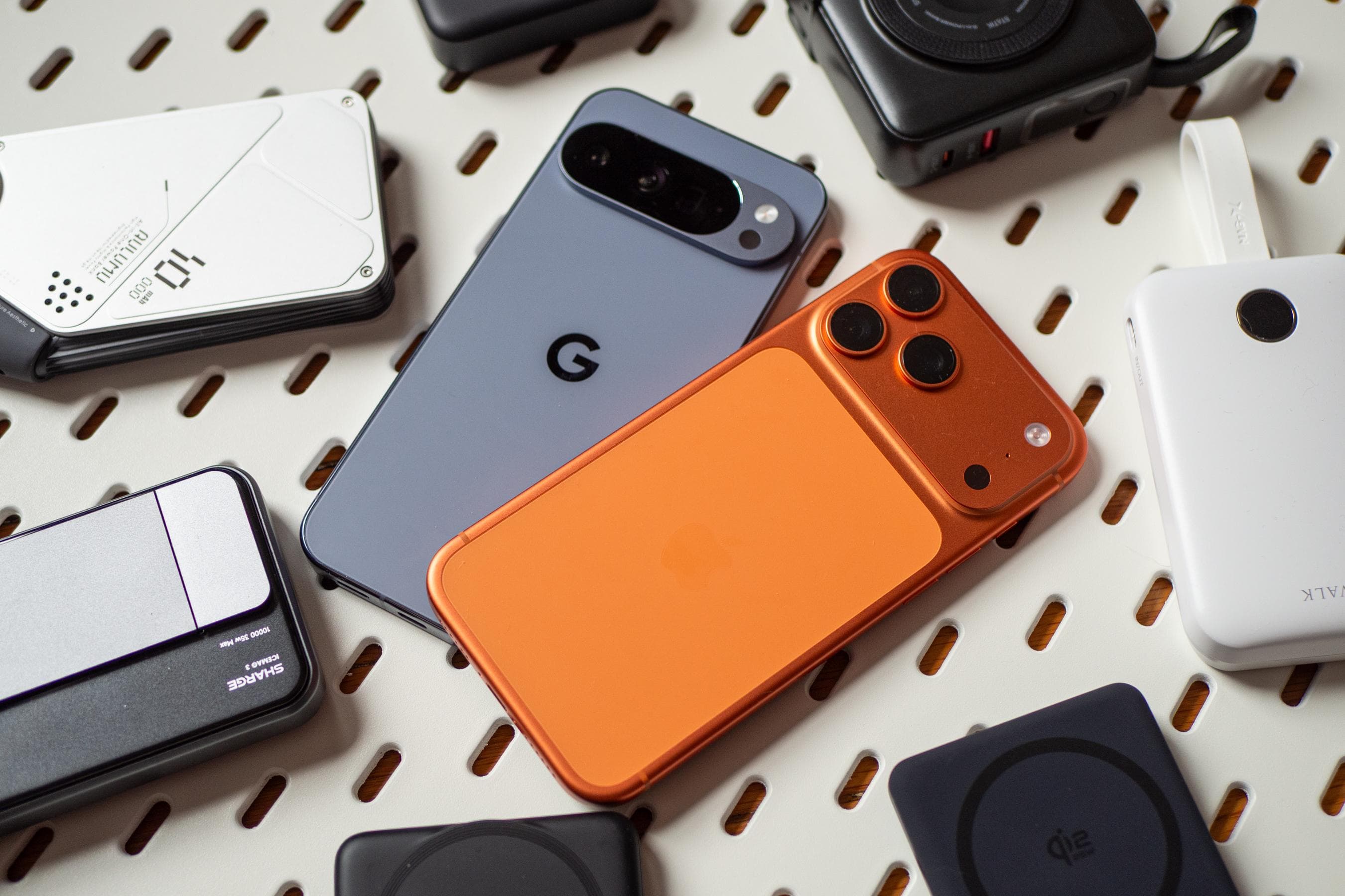The best Qi2 batteries for iPhone and Pixel