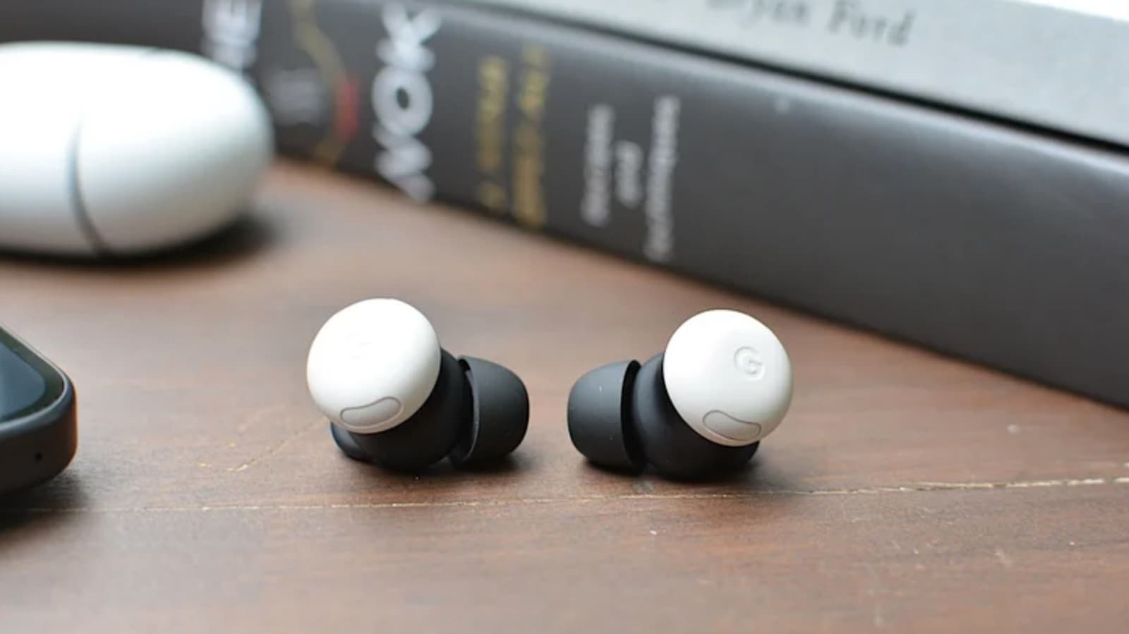 Pixel Buds Pro 2 and 2a are getting some upgrades, including deeper Gemini integration