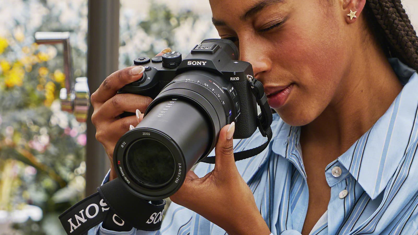 Sony's RX10 V superzoom finally arrives with a new design and 4K 120p video