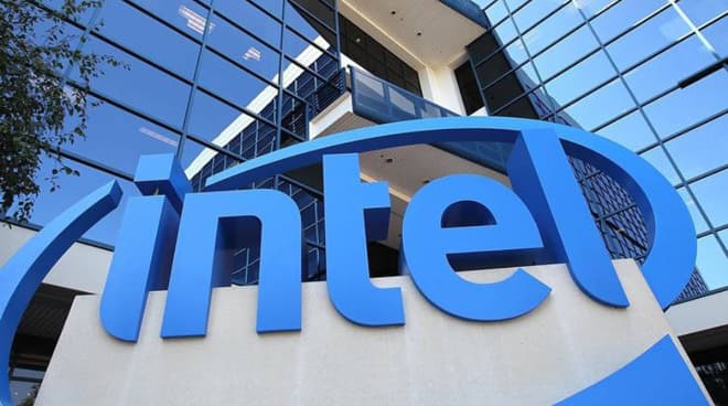 Trump confirms that Apple will buy chips made by Intel