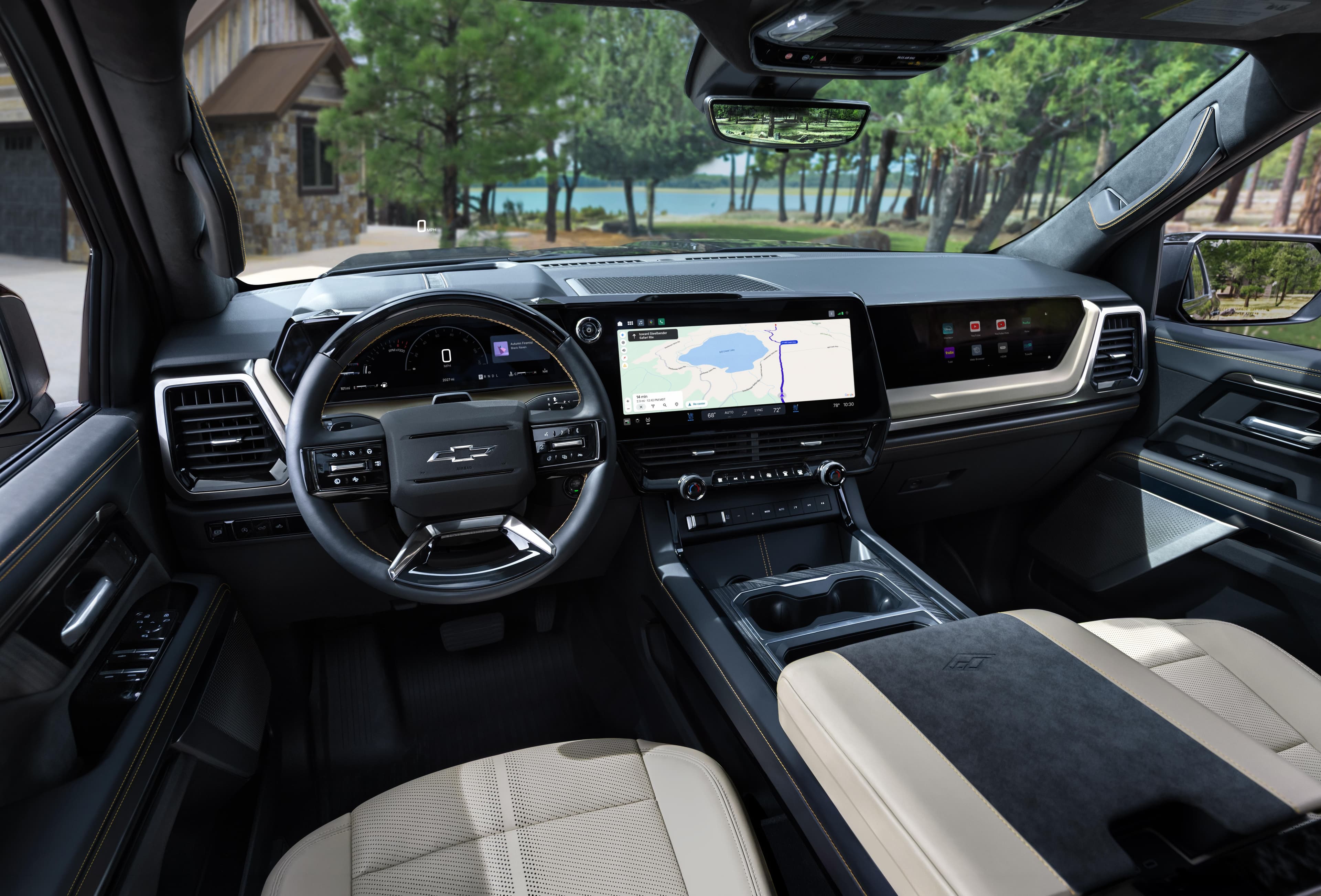 GM updates its trucks’ native software to coexist with CarPlay