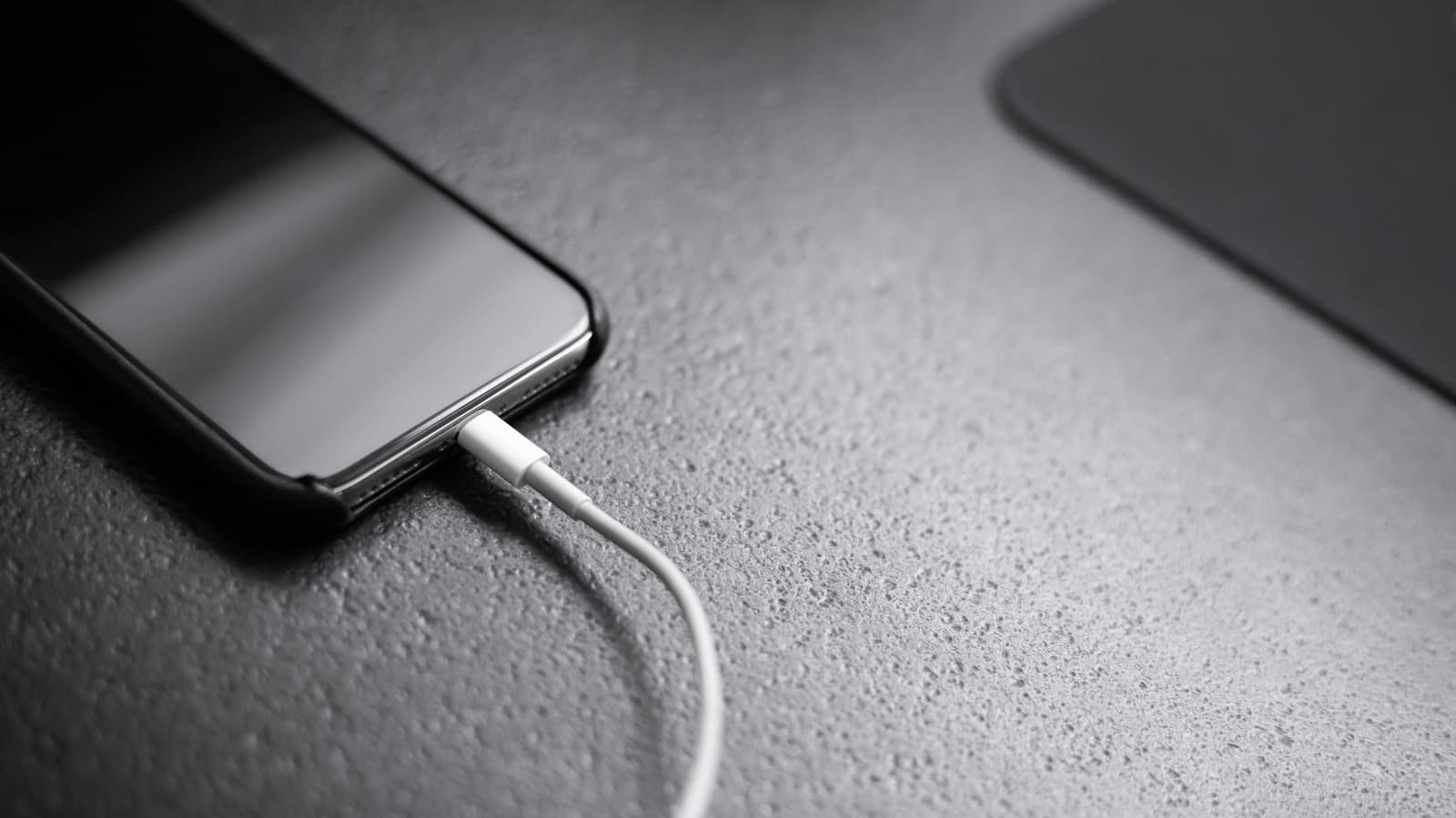 Why are there so many fast charging standards, and what's the difference between them?