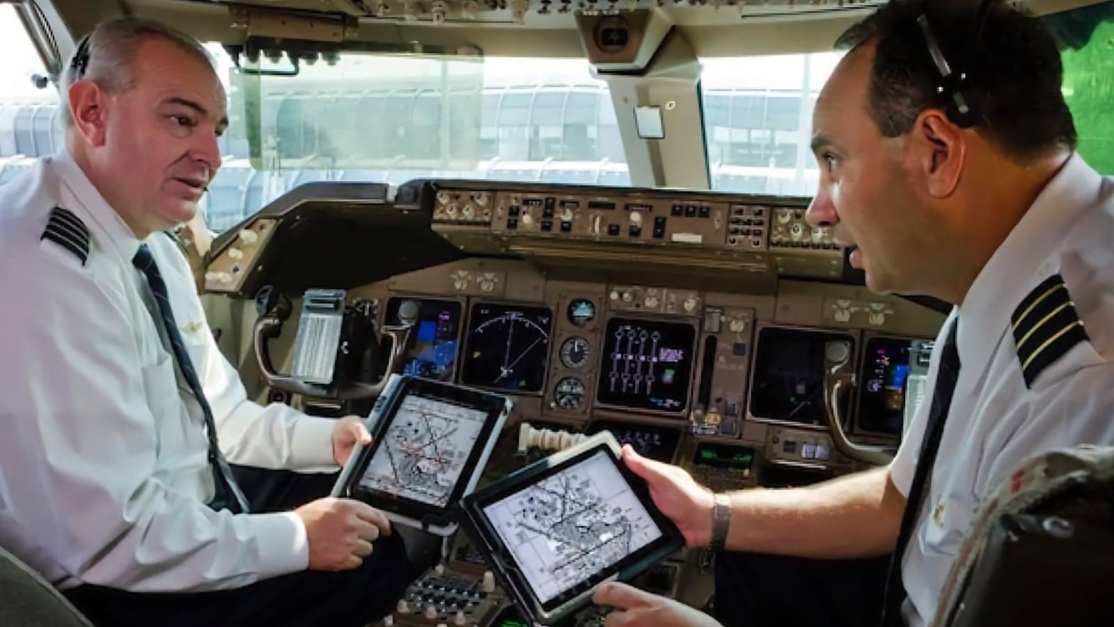 Today in Apple history: iPad takes to the skies with United Airlines