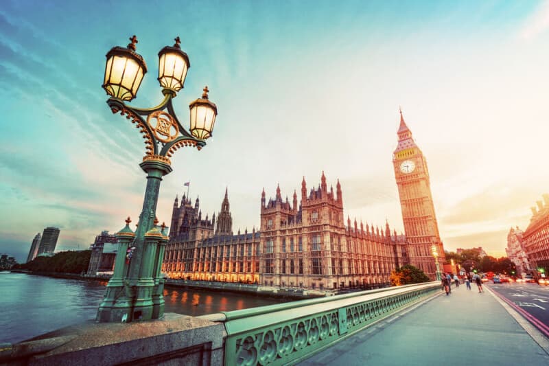 MPs and peers tell UK to stop winging it on AI regulation