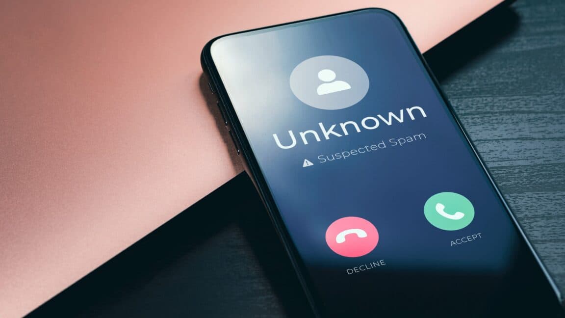 FCC plans robocall scorecard to grade phone companies on spam call blocking