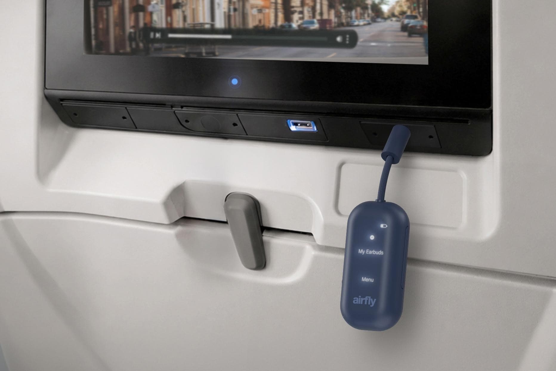 AirFly’s wireless headphone dongle adds a screen to guide you through the pairing process