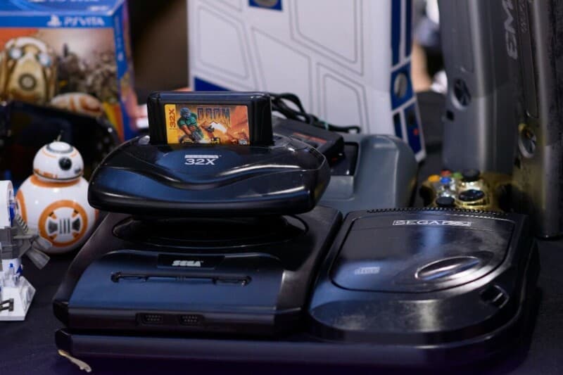 Engineer shoves Linux peg through Sega 32X-shaped hole
