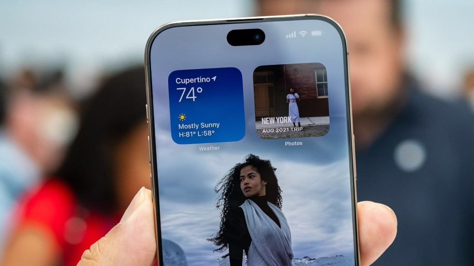 iPhone 18 Pro Dynamic Island to Shrink, Add Third Live Activity